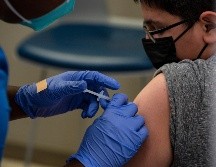 Un grupo de expertos convocado por la OMS afirma que puede ser beneficioso aplicar una segunda dosis de refuerzo de la vacuna contra el COVID-19 a las personas más vulnerables. INFORMADOR/ARCHIVO