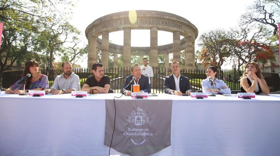 El presidente municipal tapatío, Pablo Lemus, dijo que se creará el paseo literario más grande del mundo. TWITTER/GuadalajaraGob