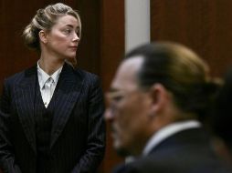 Amber Heard continuó en el estrado este martes, contestando las preguntas de la abogada de Johnny Depp. EPA