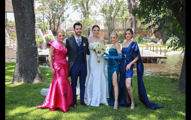 Roxana García, Juan Pedro Azcona, Alex.a Arauz, Natalia Arauz y Regina Arauz. GENTE BIEN JALISCO/Antonio Martínez
