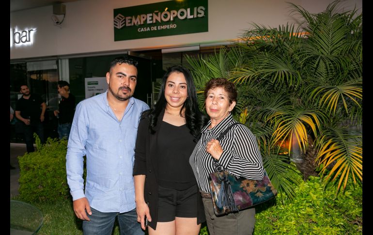 Roberto Tamayo, Cynthia Ruiz y Tere Rubio. GENTE BIEN JALISCO/Jorge Soltero