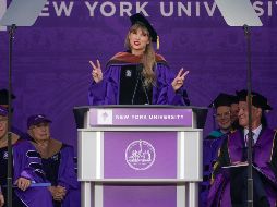 La cantautora, productora y directora dijo que comenzó su carrera musical a los 15 años, recorriendo diferentes estaciones de radio de todo el país. AP / S. Wenig