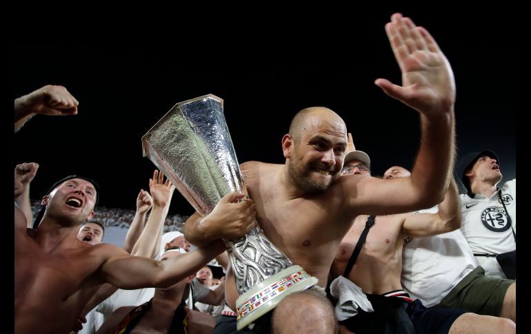 El Eintracht se coronó campeón de la Europa League y desató la locura. AP/P. GARCÍA