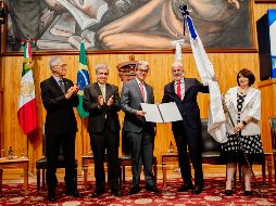 El presidente de la FIL, Raúl Padilla, alabó la labor de su equipo de trabajo y enfatizó que la feria “se ha consolidado como mucho más” y eso ha conseguido que “sea reconocida por instituciones y gobiernos del orbe”. EL INFORMADOR / G. Gallo