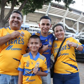 Viajan desde Monterrey para apoyar a los Tigres en el Jalisco