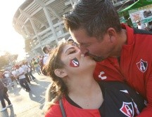 Cinthia y Rubén se casaron en octubre y vieron ganar al Atlas ya como marido y mujer. EL INFORMADOR/ A. CAMACHO