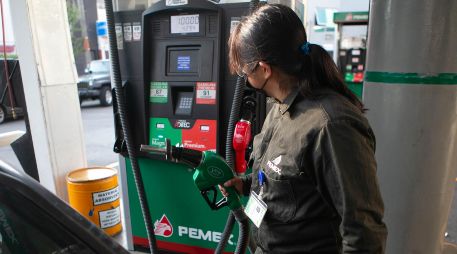 Pese a subsidios, sube gasolina más de 5 pesos en esta administración