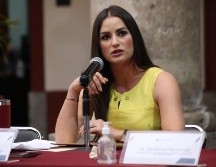La diputada María Padilla Romo criticó el uso de 9.5 millones de pesos de estos fondos en el patrocinio al piloto Sergio Pérez para llevar en su casco la palabra 