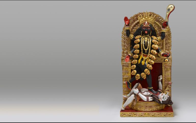 El objetivo de la exposición es mostrar la figura femenina considerada maligna, como un abrazo al símbolo de lucha.EFE