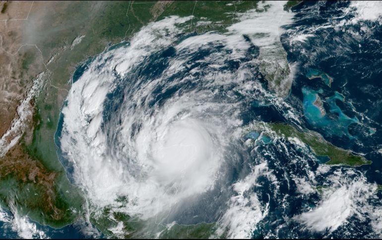 De los ciclones previstos en el Atlántico, entre 10 a 11 ciclones podrían llegar a tormentas, y de 4 a 6 a huracanes categorías 1 y 2. AP / ARCHIVO