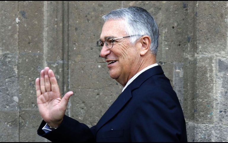El dueño de Grupo Salinas, Ricardo Salinas Pliego, exhorta al usuario inconforme presentar su reclamo sin faltar el respeto. NTX / ARCHIVO