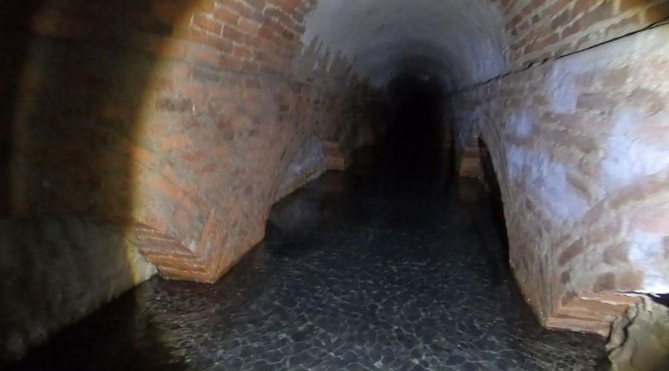 Las leyendas cuentan que los túneles conectan varios puntos de la ciudad, y que bajo la Catedral corre un río. ESPECIAL/FACEBOOK