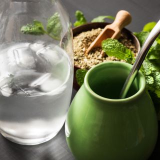 ¿Qué es el tereré? y ¿Cómo se prepara esta refrescante bebida hecha a base de yerba mate?