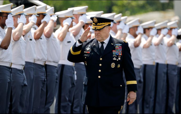 Mark Milley, general del Ejército estadounidense, presidió la graduación de cadetes. EFE/J. Szenes