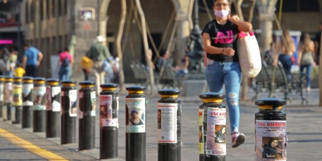 Usan bolardos para exhibir que Jalisco encabeza desapariciones