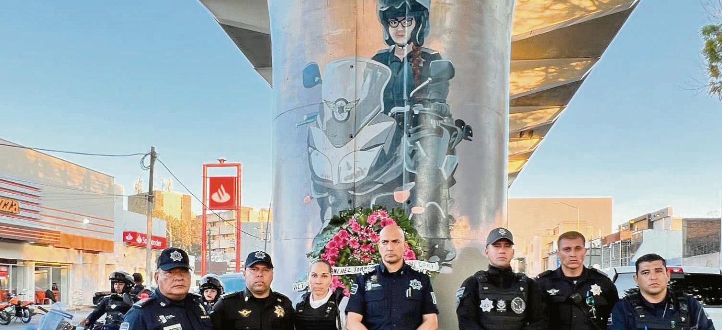 La policía de Guadalajara realizó un mural en honor a Victoria Isabel Sanchéz, quien fue asesinada cumpliendo su deber en el año 2011. ESPECIAL