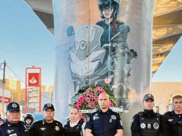 La policía de Guadalajara realizó un mural en honor a Victoria Isabel Sanchéz, quien fue asesinada cumpliendo su deber en el año 2011. ESPECIAL