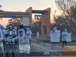 En su mensaje difundido en redes, Villanueva aseguró que los universitarios “nunca nos escondemos detrás de una máscara