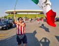 Rafael Silva y su familia, este día acudieron a la cancha del Estadio Akron para apoyar al Club Deportivo Guadalajara. EL INFORMADOR/D. REOS