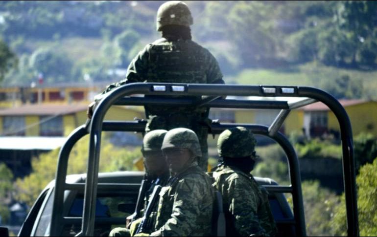 La seguridad en los principales accesos carreteros de Aguililla está a cargo de personal del Ejército Mexicano, Guardia Nacional y ocasionalmente Policía Estatal. SUN / ARCHIVO