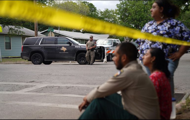 El Departamento de Seguridad Pública de Texas informa a los medios de que 19 niños y un adulto perdieron la vida en el tiroteo, tras ello, el agresor fue acribillado por la policía. AFP / A. Dinner