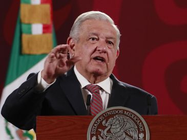 "En el caso de los periodistas asesinados se está procurando que se aclaren los motivos, se detenga a los culpables", dijo López Obrador durante la "mañanera". EFE / J. Méndez