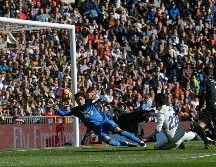 Guillermo Ochoa no descendió una, sino dos veces durante su paso por Europa, la última con el Granada de la Liga de España. AP / ARCHIVO