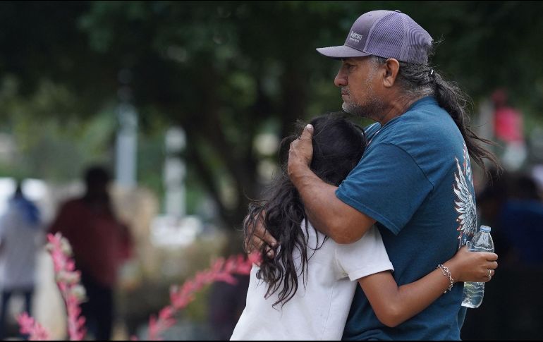 Al menos 19 niños y dos maestras murieron este martes por disparos de un joven de 18 años que irrumpió en un colegio de primaria en la localidad de Uvalde (Texas), donde el atacante fue abatido más tarde por la Policía. AFP / A. Dinner