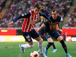 ¿Intercambio? Chivas y Pumas analizan esta opción