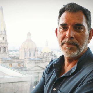 Víctor del Árbol vive su pasión en un mundo complicado