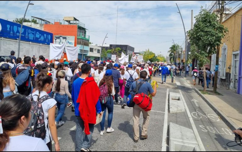 En el contigente participan estudiantes, catedráticos y trabajadores. EL INFORMADOR / E. Gómez
