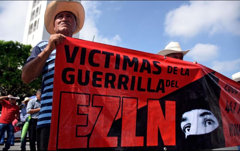 Unas 300 personas que resultaron desplazadas por el levantamiento armado en Chiapas exigen pago. SUN