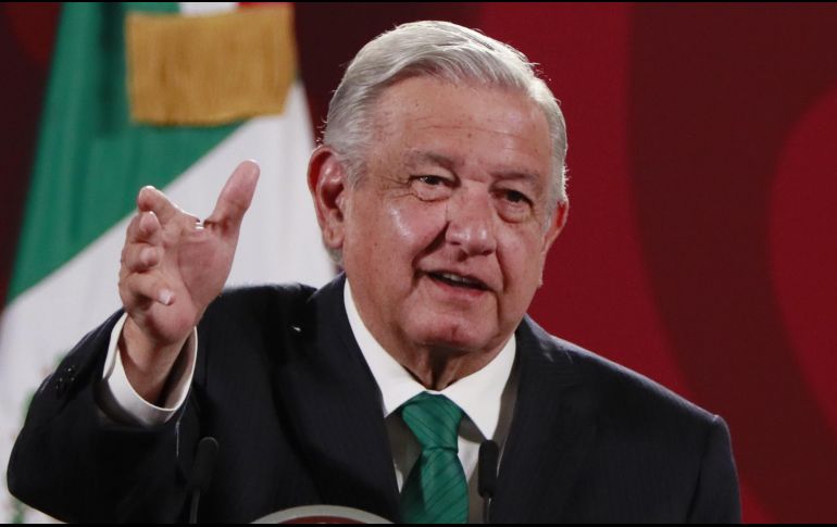 López Obrador afirmó que su gobierno atiende las causas que originan la violencia con programas de bienestar. EFE/J. Méndez