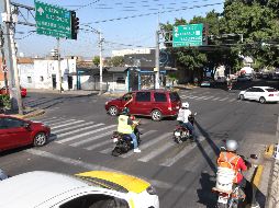 Destacan que el cruce es peligroso para los motociclistas. EL INFORMADOR/A. Camacho