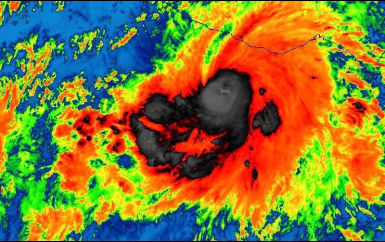 Se espera que el huracán llegue mañana a la costa de Oaxaca.
