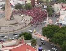En la Glorieta de los Niños Héroes hay más de tres mil aficionados reunidos para ver la final entre Atlas y Pachuca. ESPECIAL