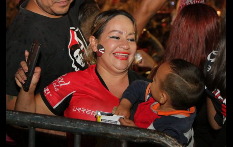 Los rojinegros en la Glorieta de los Niños Héroes. Fotos: Cortesía de la Policía de Guadalajara
