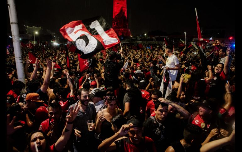 Rojinegros festejando en Guadalajara el triunfo en el Clausura 2022. EL INFORMADOR/ G. GALLO