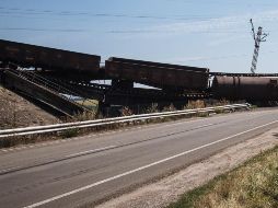 Gracias a su entrenamiento físico y a su bicicleta, un hombre ucraniano pudo salir ileso de los bombardeos que lo rodeaban. EFE / ARCHIVO