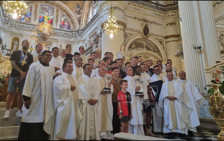Los jugadores del Atlas acudieron a misa a la Catedral Metropolitana a las 15:00 horas. EL INFORMADOR/ E. GRANADOS