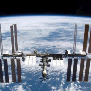 Los océanos se han convertido en el cementerio de basura espacial