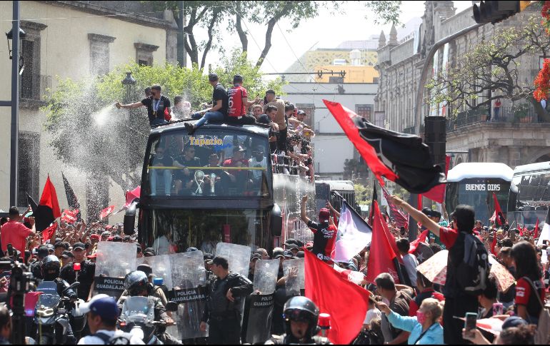 Las principales arterias de Guadalajara vibraron al ritmo de la afición. EL INFORMADOR/A. Camacho