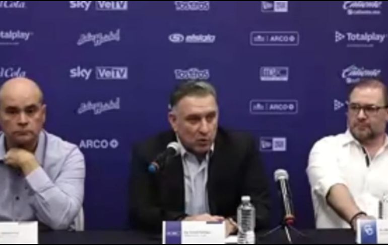 Como parte de ese crecimiento a futuro en el plano internacional, Manrique (centro) aseguró que seguirán explotando al máximo la Serie del Caribe como uno de los grandes activos de la Liga.