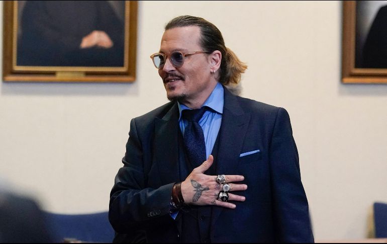Johnny Depp, además accedió a convivir y fotografiarse con todo el personal del restaurante. AFP / ARCHIVO
