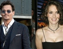 Los actores Johnny Depp y Winona Ryder mantuvieron uno de los noviazgos más mediáticos de los 90. AFP/ Kevin Winter, REUTERS/ Fred Prouser
