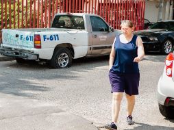 Una “patrulla” de la Policía Vial del Estado dejó de circular y ahora es un esqueleto cuyas partes están a la venta en la Colonia 1 de Mayo, en Guadalajara. EL INFORMADOR/G. Gallo