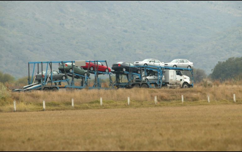 El tráiler y nueve vehículos fueron puestos a disposición de la Fiscalía General de la República en la entidad. EL INFORMADOR/ARCHIVO