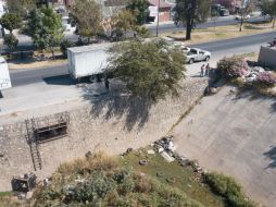 El vaso regulador 5 de Mayo fue intervenido por el Ayuntamiento para retirar basura que puede ocasionar inundaciones. ESPECIAL