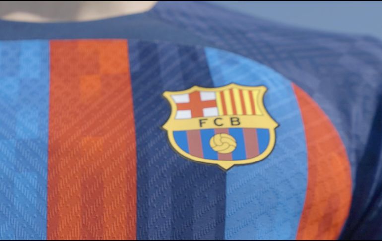 Se trata de una camiseta innovadora, con líneas sobrias y elegantes.  TWITTER / @FCBarcelona_es