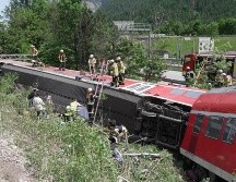 Al momento del accidente viajaban en el tren unas 140 personas. EFE/NETWORK PICTURES